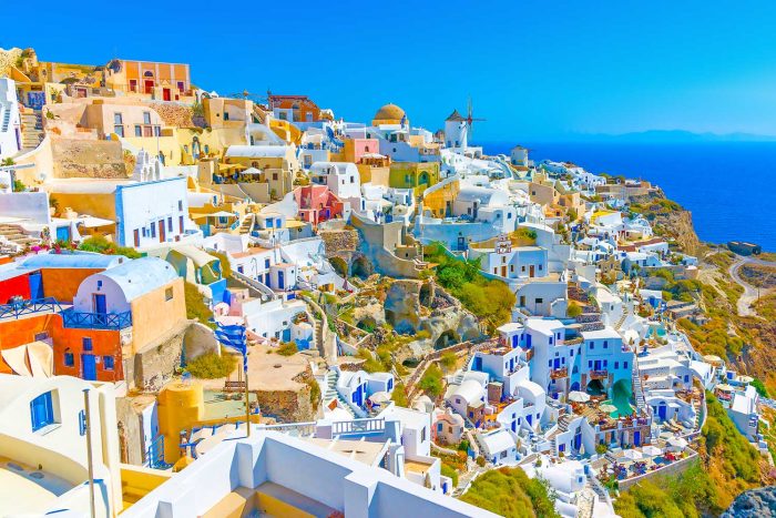 £120 off on Greece package holidays with Expedia through your Hive360 app