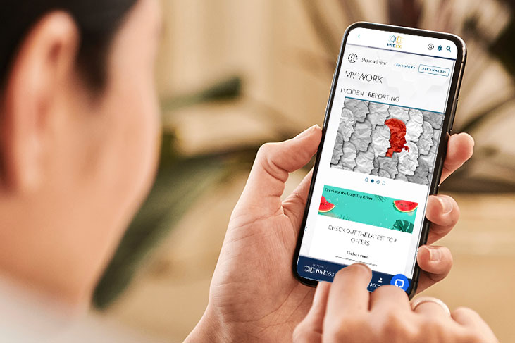 Image of person using whistleblowing service on HIVE360 engage app